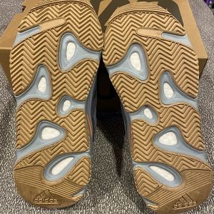 Yeezy Boost 700/SOLD